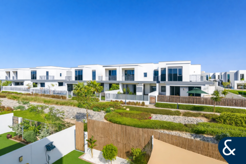 Вілла в Дубай Хилс Эстейт, Дубай, ОАЕ 4 спальні, 229м2 № 684920