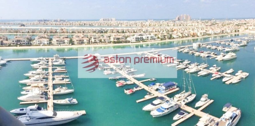 Apartment in Palm Jumeirah, Dubai, UAE 2 bedrooms, 158.8 sq.m. № 597460