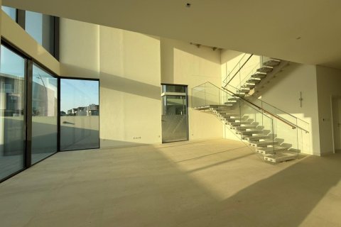 Vila v Nadd Al Sheba, Dubai, SAE 5 spální, 416 m2 č. 704156