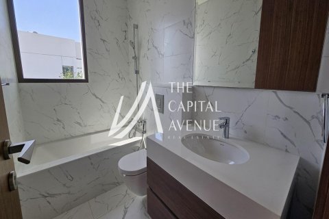 Müüa villa asukohaga Abu Dhabi, AÜE: 4 magamistoaga, 1000 m² Nr 604799 - pilt 26