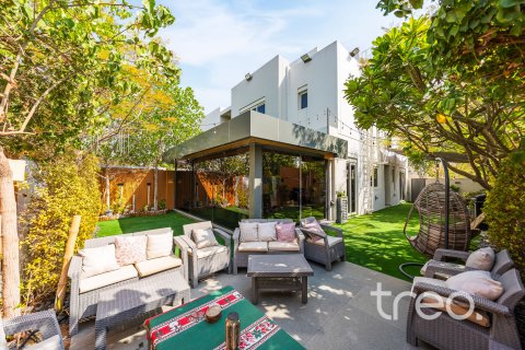 Shtëpi në qytet në Mudon, Dubai, Emiratet e Bashkuara Arabe 4 dhoma gjumi, 230.31 m2. № 753666
