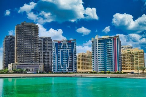 بناية في دبي . ر قم 700969