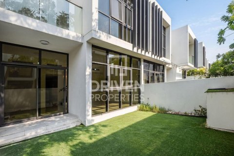 Townhouse in Dubai, UAE 3 bedrooms, 151.8 sq.m. № 744482