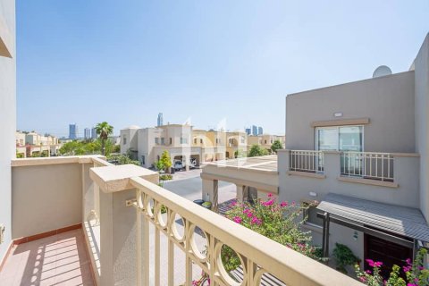 Townhouse in The Springs, Dubai, UAE 2 bedrooms, 113 sq.m. № 645365 - photo 13