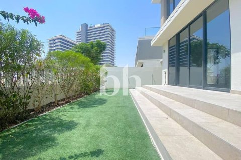 Üürile anda villa asukohaga Dubai Hills Estate, AÜE: 3 magamistoaga, 268 m² Nr 645363 - pilt 2