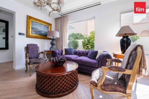 Villa in vendita a Dubai, EAU 2 camere da letto, 250 mq. № 682046 - foto 5