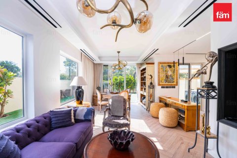 Villa in vendita a Dubai, EAU 2 camere da letto, 250 mq. № 682046 - foto 3