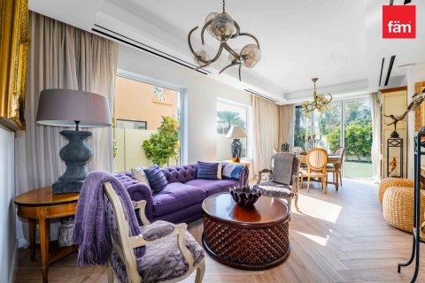 Villa in vendita a Dubai, EAU 2 camere da letto, 250 mq. № 682046 - foto 6