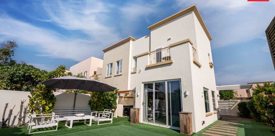 Villa a Dubai, EAU 2 camere da letto, 250 mq. № 682046