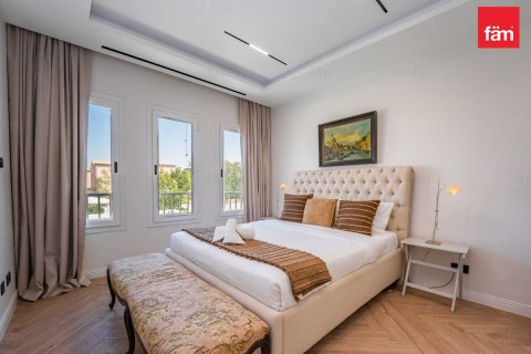 Villa in vendita a Dubai, EAU 2 camere da letto, 250 mq. № 682046 - foto 15