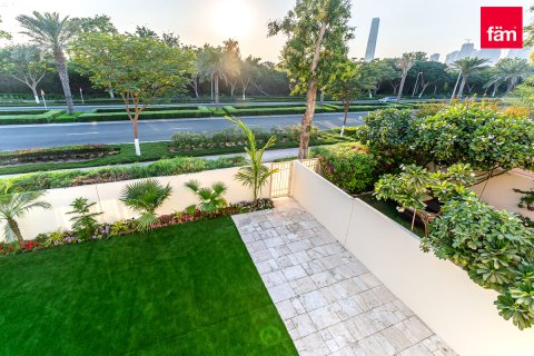 Villa te koop in Dubai, VAE 2 slaapkamers, 250 vr.m., nr 682046 - foto 14