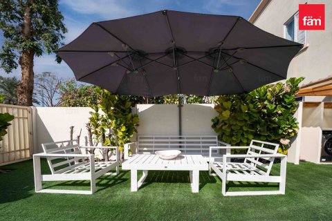 Villa in vendita a Dubai, EAU 2 camere da letto, 250 mq. № 682046 - foto 30