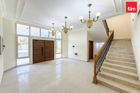 Villa in Al Barsha, Dubai, UAE 5 bedrooms, 1394 sq.m. № 682043 - photo 3