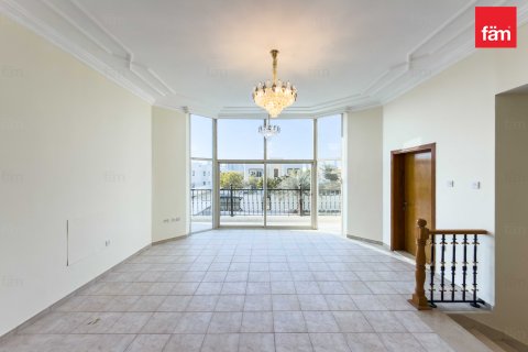 فيلا للإيجار في البرشاء، دبي، الإمارات العربية المتحدة 5 غرفة نوم ، 1394 متر مربع ، رقم 682043 - صورة 9