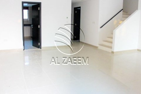 Vila di Al Reef, Abu Dhabi, UEA 5 kamar tidur, 273 m2 nomor 615927 - foto 5