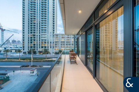 Apartmen di Dubai Harbour, Dubai, UAE 2 bilik tidur, 106 meter persegi № 668130 - foto 13