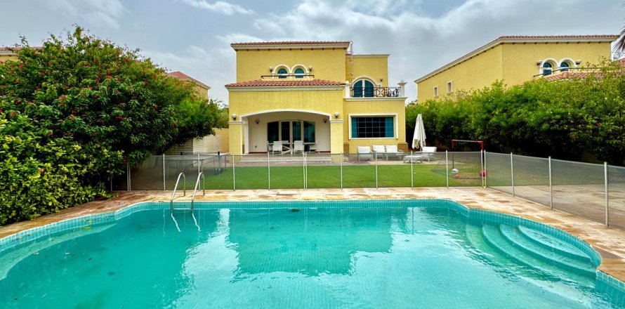 Villa a Jumeirah Park, Dubai, EAU 4 camere da letto, 741.8 mq. № 699954