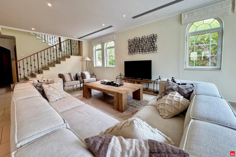 Vila di Jumeirah Park, Dubai, UAE 4 bilik tidur, 741.8 meter persegi № 699954 - foto 2