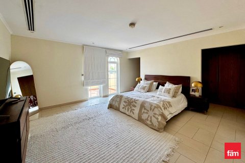 Vila v Jumeirah Park, Dubai, SAE 4 ložnice, 741.8 m² Č.: 699954 - fotografie 19