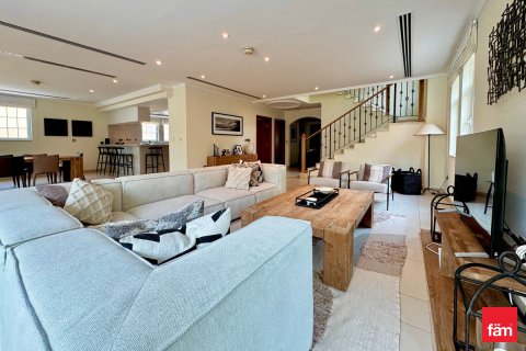 Vila di Jumeirah Park, Dubai, UAE 4 bilik tidur, 741.8 meter persegi № 699954 - foto 4