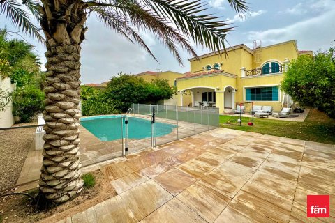 Vila v Jumeirah Park, Dubai, SAE 4 ložnice, 741.8 m² Č.: 699954 - fotografie 28