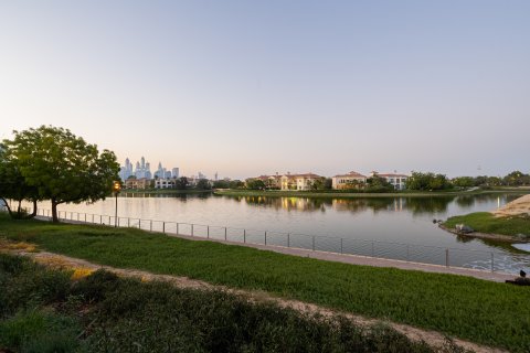 Villa zum Verkauf in Jumeirah Islands, Dubai, VAE 5 Schlafzimmer, 1001.45 m2 Nr. 748799 - Foto 3