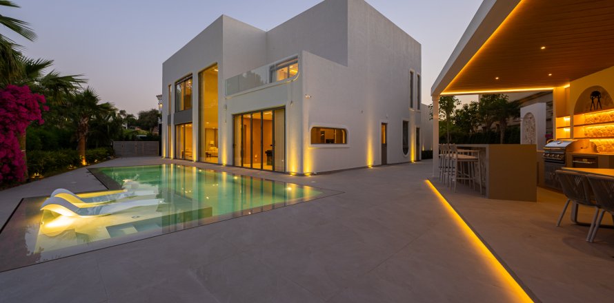 Villa in Jumeirah Islands, Dubai, VAE: 5 Schlafzimmer, 1001.45 m2 Nr. 748799