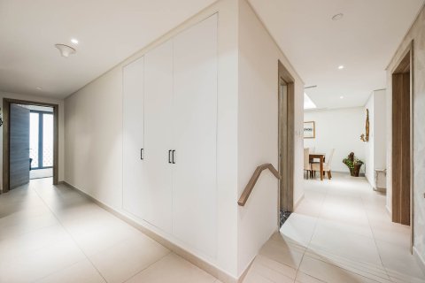 Apartment in Mirdif, Dubai, UAE 3 bedrooms, 169.33 sq.m. № 748797 - photo 9