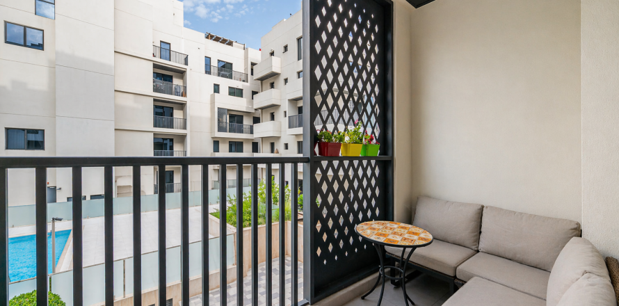Apartment in Mirdif, Dubai, UAE 3 bedrooms, 169.33 sq.m. № 748797
