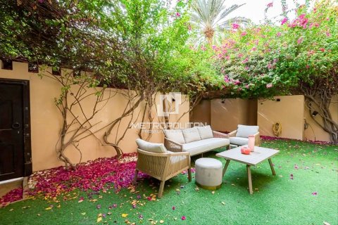 Apartman u Old Town, Dubai, UAE 2 spavaćih soba, 174 m2 Br. 665103 - fotografija 17