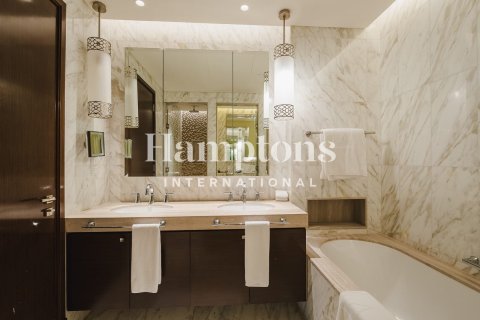 Apartemen di Downtown Dubai (Downtown Burj Dubai), UEA 3 kamar tidur, 184.41245500 m2 nomor 686724 - foto 2