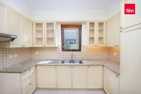 Villa til leje i Dubai, UAE 3 soveværelser, 405 kvm № 696845 - foto 4