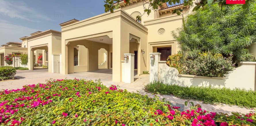 Villa i Dubai, UAE 3 soveværelser, 405 kvm № 696845