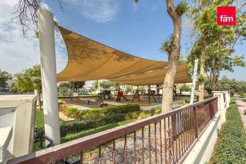 Villa til leje i Dubai, UAE 3 soveværelser, 405 kvm № 696845 - foto 13
