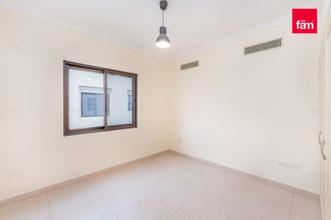 Villa til leje i Dubai, UAE 3 soveværelser, 405 kvm № 696845 - foto 15
