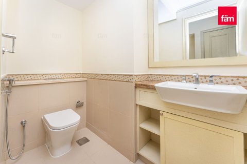 Villa til leje i Dubai, UAE 3 soveværelser, 405 kvm № 696845 - foto 11