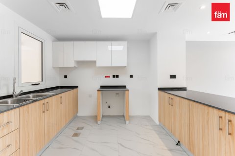 Таунхаус Дубай, БАӘ-да 2 жатын бөлмелер, 96.2 м² № 624824 - фото 6