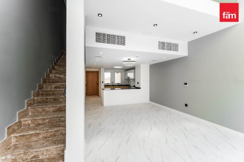Таунхаус Дубай, БАӘ-да 2 жатын бөлмелер, 96.2 м² № 624824 - фото 1