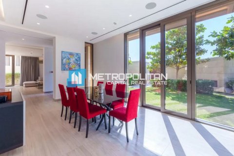 Villa sa Saadiyat Island, Abu Dhabi, UAE 4 silid-tulugan, 907.2 sq.m. № 582640 - larawan 5