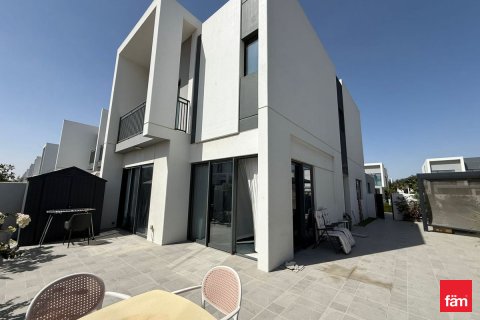 ویلا برای اجاره در Dubai، امارات متحده عربی 4 خوابه ، 275 متر مربع ، شماره 691329 - تصویر 2