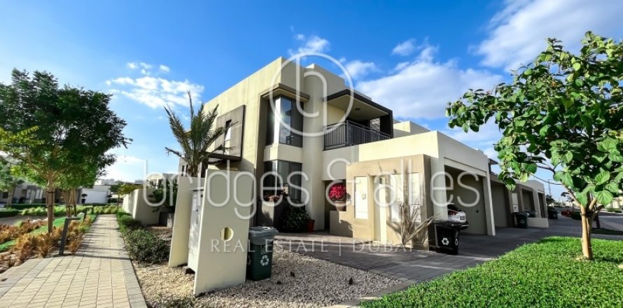 阿联酋 Dubai Dubai Hills Estate 别墅  5 卧, 254.1 平方米 , 编号 624562