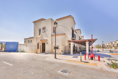 Villa til leje i Khalifa City, Abu Dhabi, UAE 4 soveværelser, 317 kvm № 615862 - foto 1