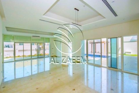Vilë në The Marina, Abu Dhabi, Emiratet e Bashkuara Arabe 6 dhoma gjumi, 826 m2. № 615863 - Foto 6