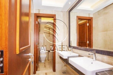 Vilë në The Marina, Abu Dhabi, Emiratet e Bashkuara Arabe 6 dhoma gjumi, 826 m2. № 615863 - Foto 13