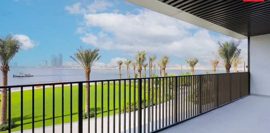 Townhouse in Dubai, UAE 3 bedrooms, 200.7 sq.m. № 610509