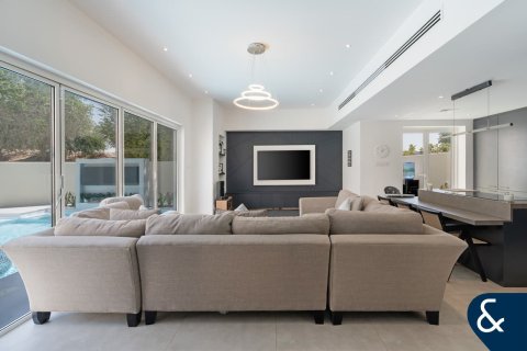 Villa te koop in Arabian Ranches, Dubai, VAE 3 slaapkamers, 228 vr.m., nr 667329 - foto 2