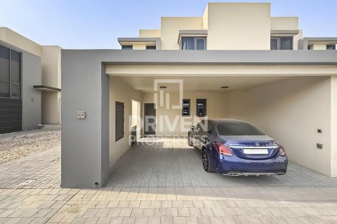 Rijtjeshuis te huur in Dubai Hills Estate, Dubai, VAE 4 slaapkamers, 229 vr.m., nr 655459 - foto 2