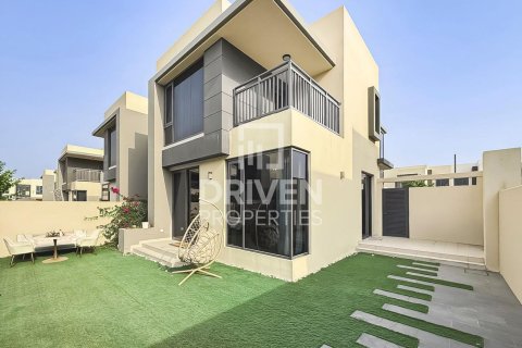 Rijtjeshuis te huur in Dubai Hills Estate, Dubai, VAE 4 slaapkamers, 229 vr.m., nr 655459 - foto 1