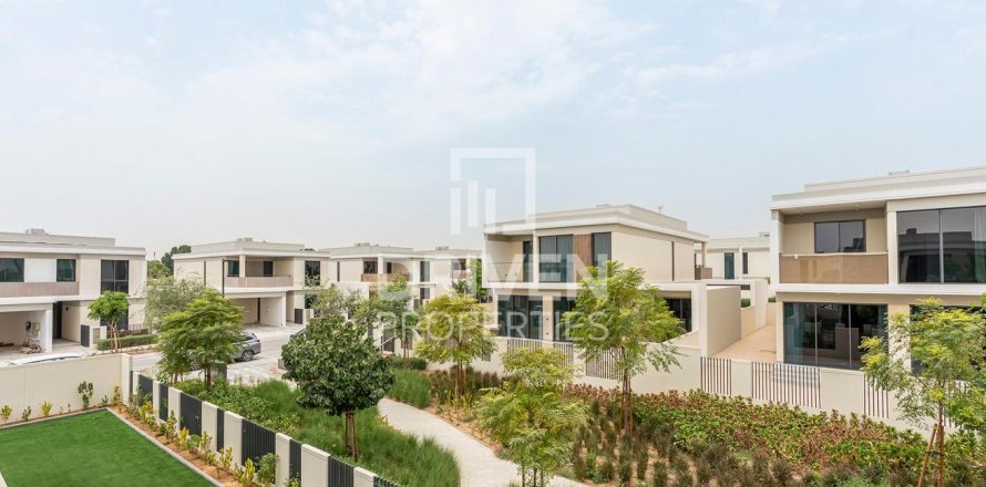 Villa in Tilal Al Ghaf, Dubai, UAE 4 bedrooms, 419 sq.m. № 655453
