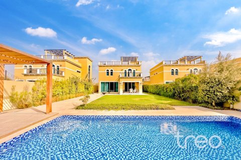 Vila v Jumeirah Park, Dubai, SAE 4 ložnice, 386.2 m² Č.: 761294 - fotografie 1
